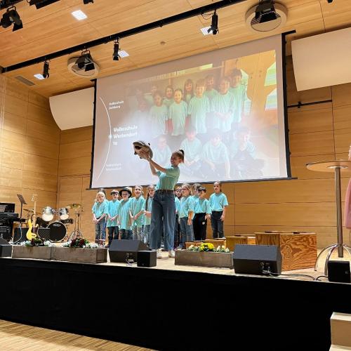 Kinder auf der Bühne