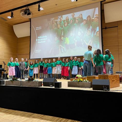 Kinder auf der Bühne