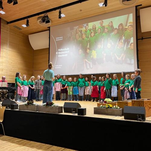 Kinder auf der Bühne