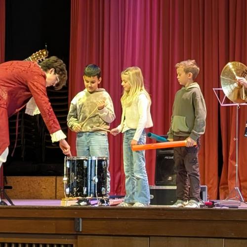 Kinder auf der Bühne