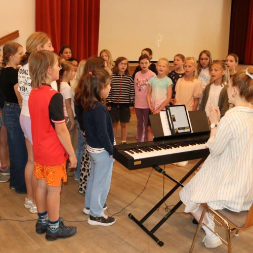 Chor singt