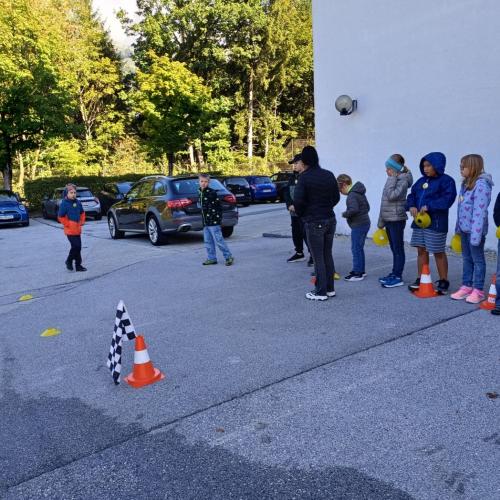 Kinder bei der Aktion Hallo Auto