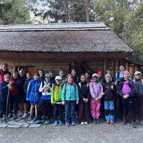Kinder im Ötzidorf