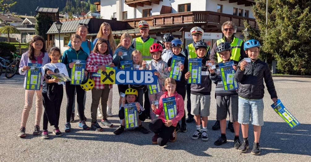 Gruppe nach der Radfahrprüfung