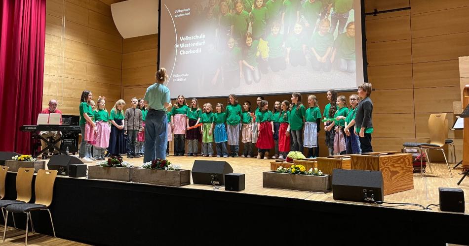 Kinder auf der Bühne