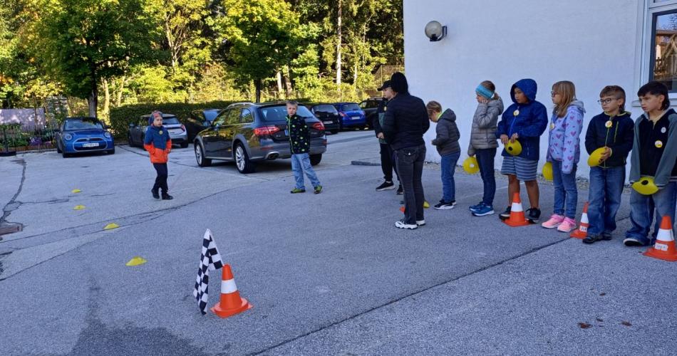 Kinder bei der Aktion Hallo Auto